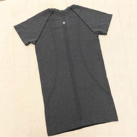 Lululemon Swiftly Tech tee - Picture 3 of 5